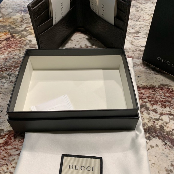 Men’s Gucci canvas bifold wallet authentic - Picture 2 of 6